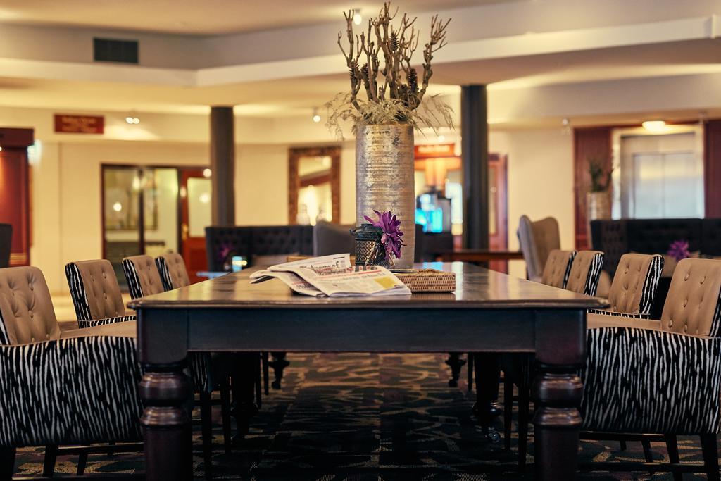 Hampshire Hotel - Newport Huizen Bagian luar foto