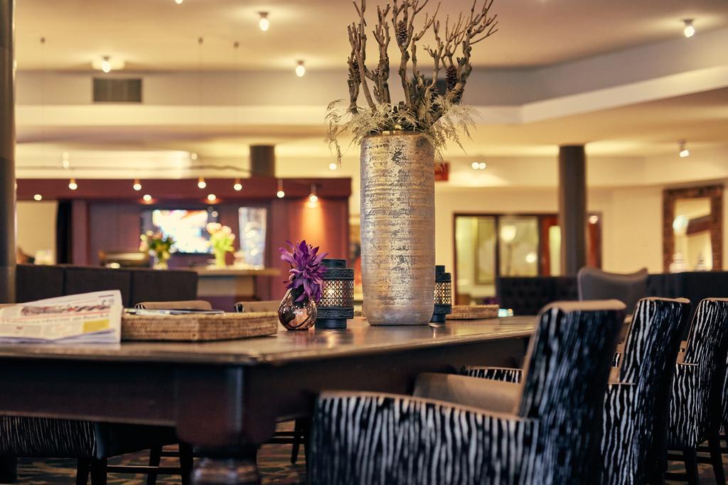 Hampshire Hotel - Newport Huizen Bagian luar foto