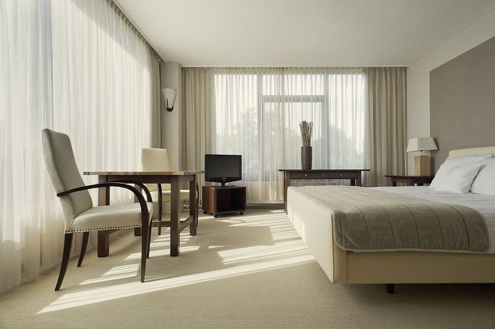 Hampshire Hotel - Newport Huizen Bagian luar foto