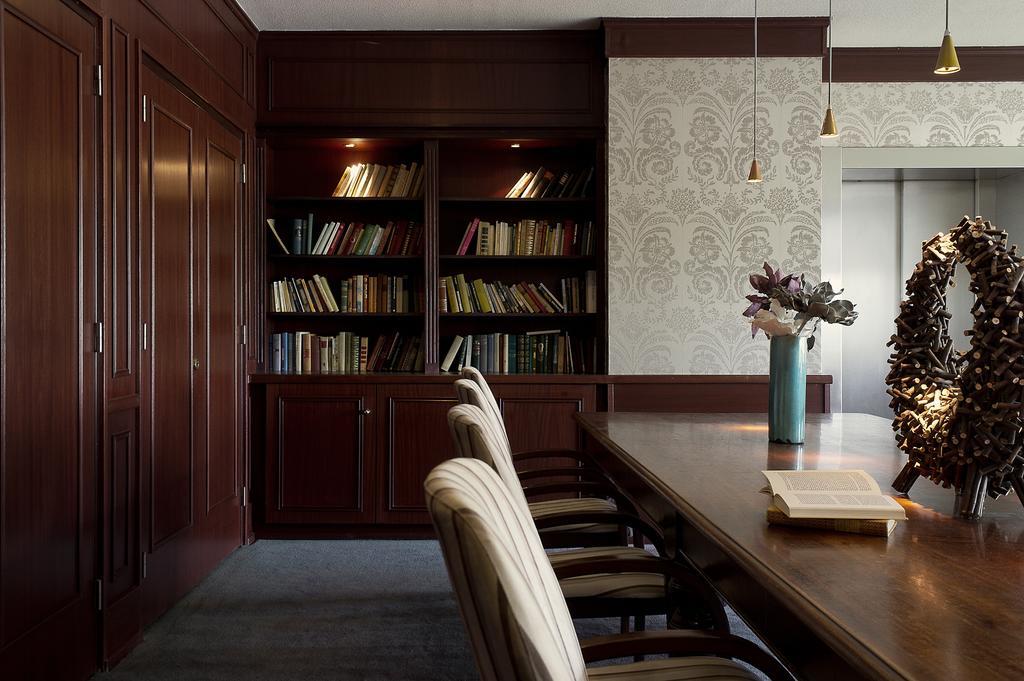 Hampshire Hotel - Newport Huizen Bagian luar foto