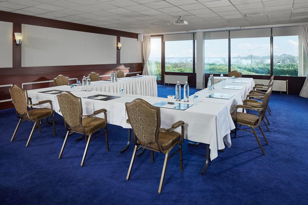Hampshire Hotel - Newport Huizen Bagian luar foto