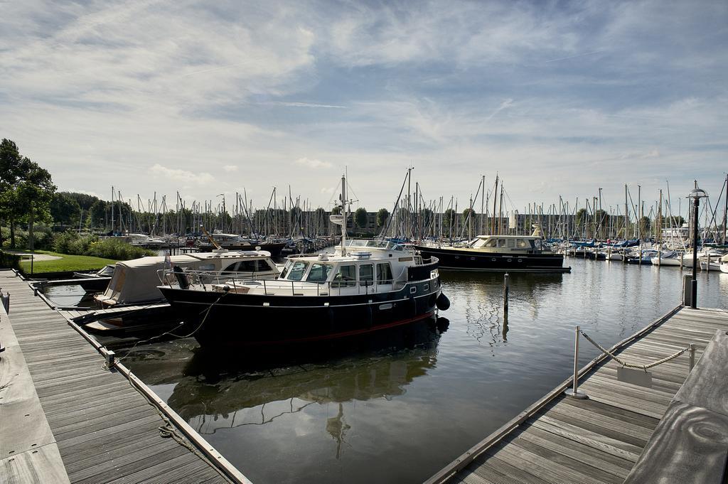 Hampshire Hotel - Newport Huizen Bagian luar foto